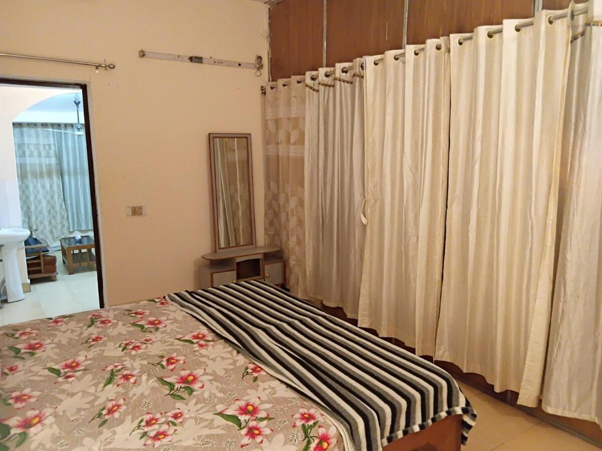 Geeta Apartment *